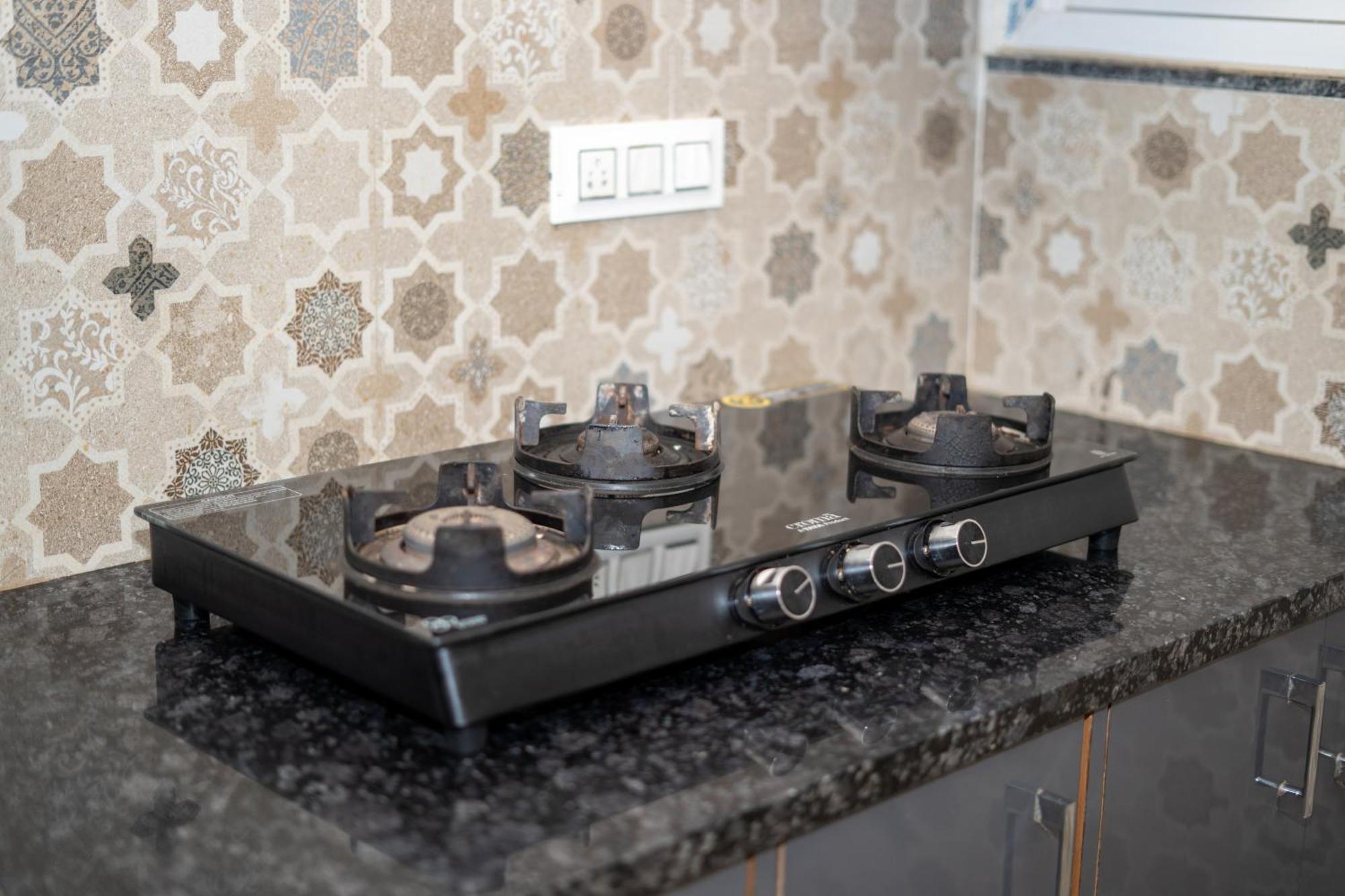 Aster Studio Sec-39 Gurgaon I Fully Furnished 2Bhk Εξωτερικό φωτογραφία